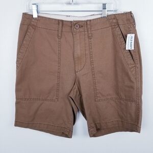 Old Navy #792961 Lived-In Straight Dark Khaki Shorts NWT size 32